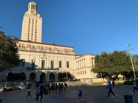 Two UT teaching assistants lose their positions after message about Palestine